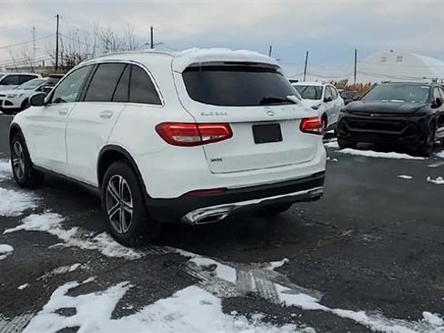 Used 2018 Mercedes-Benz GLC 300 4MATIC image 7