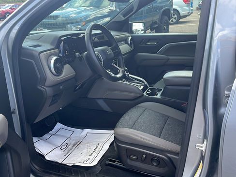 Used 2024 Chevrolet Colorado ZR2 image 10