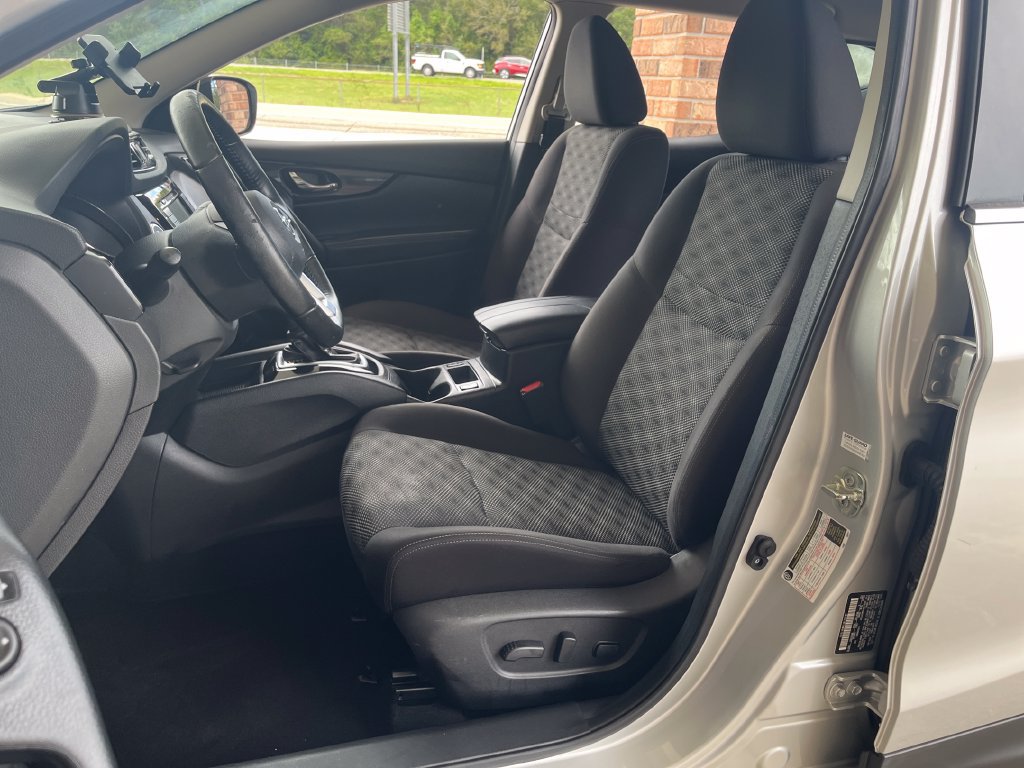 Certified 2022 Nissan Rogue Sport SV FWD image 13