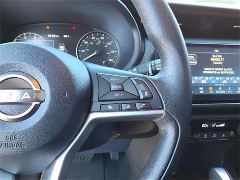 Used 2022 Nissan Kicks SV image 14