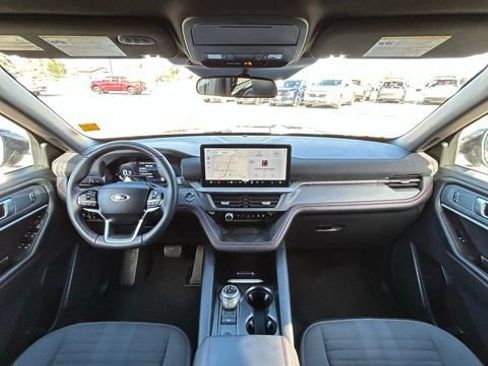 Used 2025 Ford Explorer ST-Line AWD/4WD image 13
