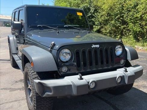 Used 2018 Jeep Wrangler Unlimited Sport S AWD/4WD image 3