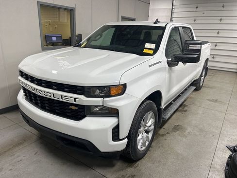 Used 2020 Chevrolet Silverado 1500 Custom w/ Custom Value Package image 2