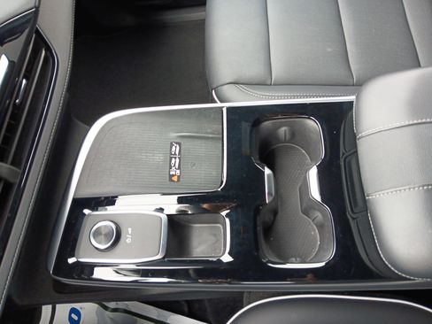 Used 2025 Buick Enclave Preferred image 18