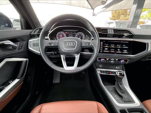 Used 2022 Audi Q3 2.0T Premium Plus image 5