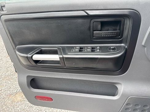 Used 2006 Mitsubishi Raider LS RWD image 13