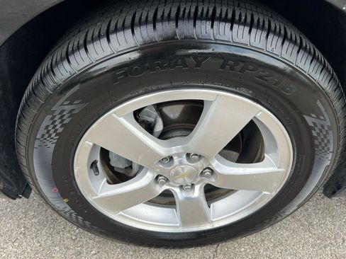 Used 2014 Chevrolet Cruze LT FWD image 2