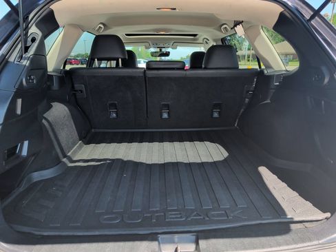 Used 2017 Subaru Outback 2.5i Limited AWD/4WD image 21