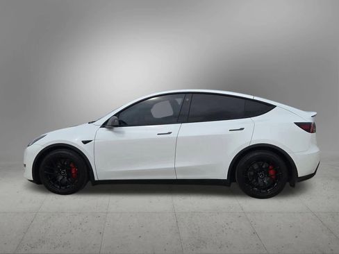 Used 2022 Tesla Model Y Performance image 3