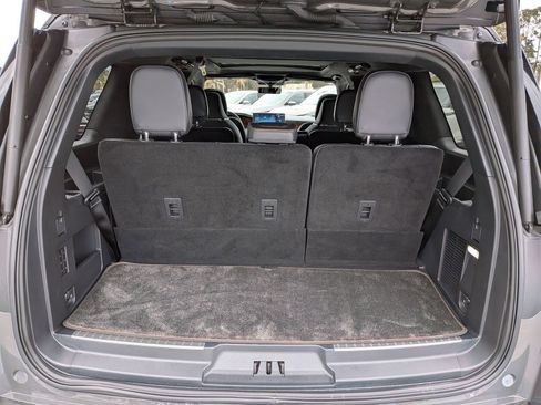 Certified 2024 Lincoln Navigator Black Label image 8