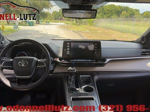 Used 2022 Toyota Sienna Limited FWD image 20