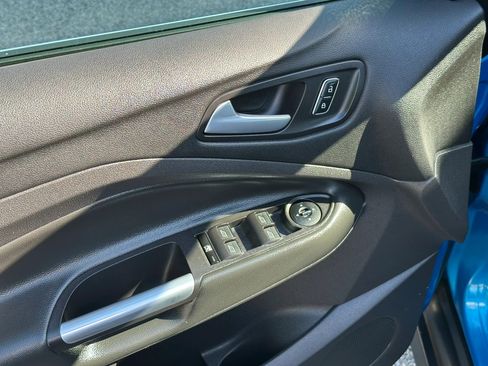Used 2013 Ford C-MAX SEL FWD image 12
