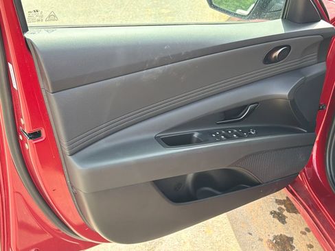 Certified 2025 Hyundai Elantra Sport FWD image 10