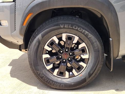 Used 2023 Nissan Frontier PRO-4X w/ Technology Package AWD/4WD image 12