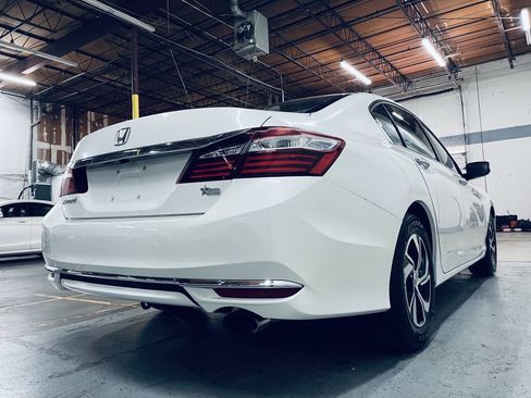 Used 2017 Honda Accord LX image 8