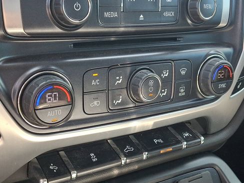 Used 2018 GMC Sierra 1500 SLT AWD/4WD image 16