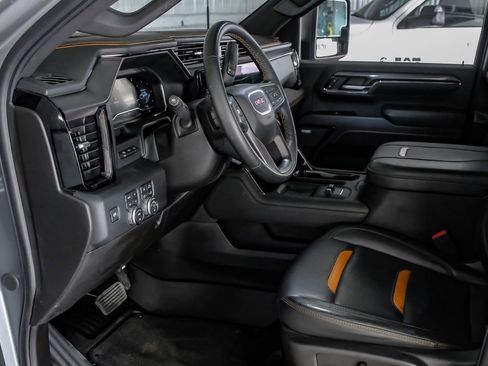 Used 2024 GMC Sierra 2500 AT4 w/ AT4 Premium Plus Package image 14