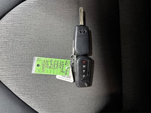 Used 2019 Toyota Camry LE image 26