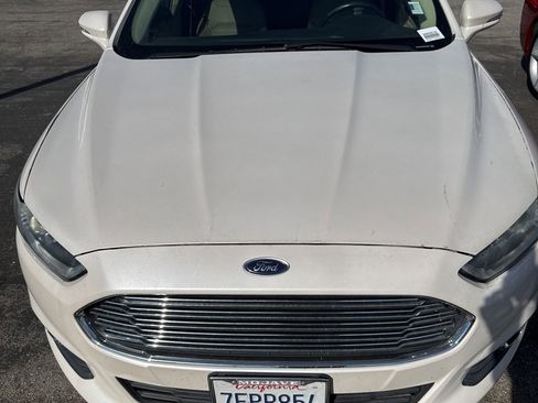 Used 2014 Ford Fusion SE w/ Equipment Group 202A image 2