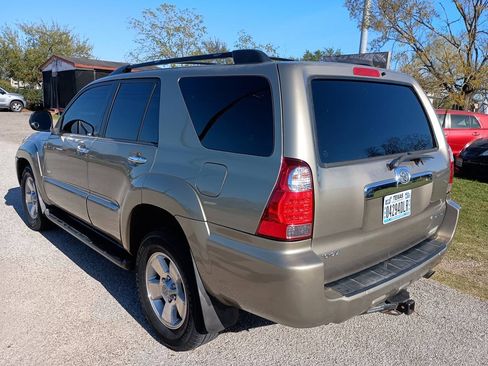 Used 2008 Toyota 4Runner SR5 RWD image 3