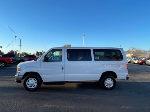 Used 2014 Ford E-350 and Econoline 350 XLT image 2