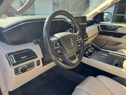 Used 2021 Lincoln Navigator L Reserve AWD/4WD image 19