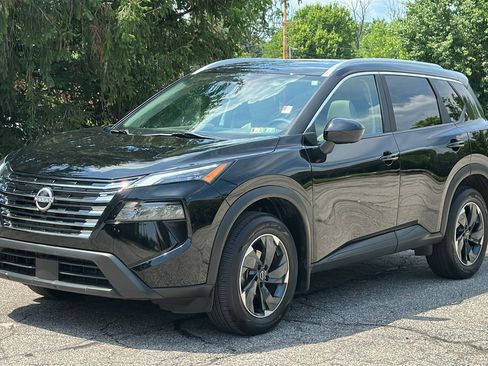 Certified 2024 Nissan Rogue SV w/ SV Premium Package AWD/4WD image 2