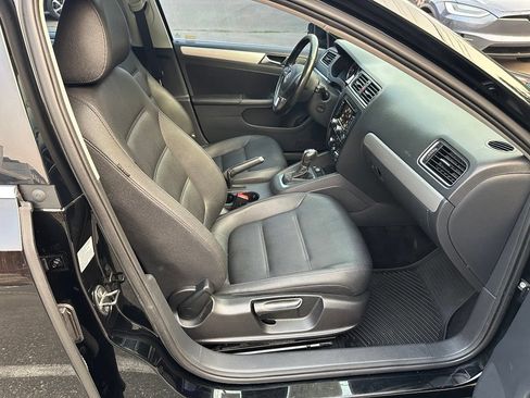 Used 2012 Volkswagen Jetta TDI FWD image 12
