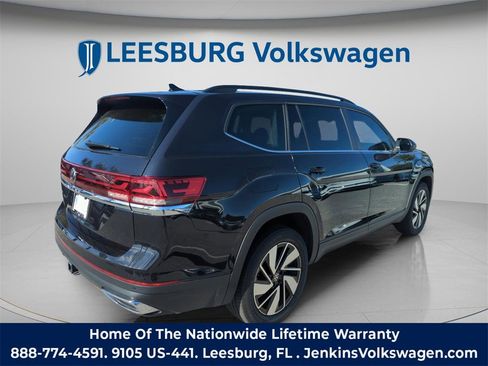 Used 2025 Volkswagen Atlas SE image 6