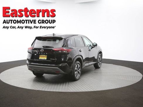 Used 2021 Nissan Rogue SV image 37