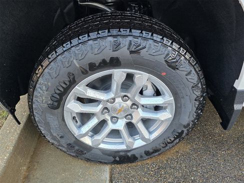 New 2026 Chevrolet Silverado 1500 LT image 4