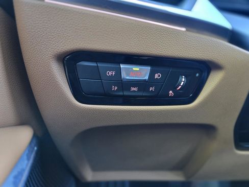 Used 2023 BMW 330i Sedan w/ Driving Assistance Package image 32