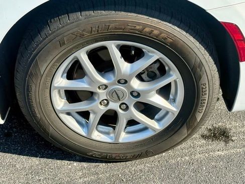 Used 2023 Chrysler Pacifica Touring-L image 30