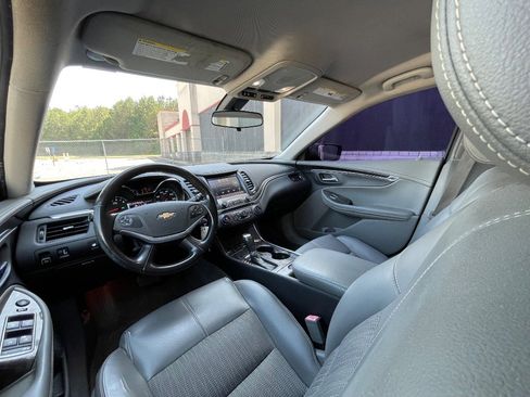 Used 2015 Chevrolet Impala LT FWD image 32