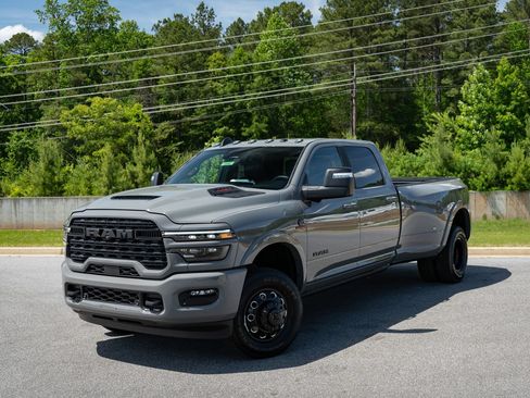 New 2026 RAM 3500 Limited AWD/4WD image 4