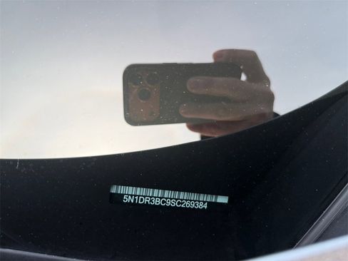 Used 2025 Nissan Pathfinder SV w/ Cargo Package image 31