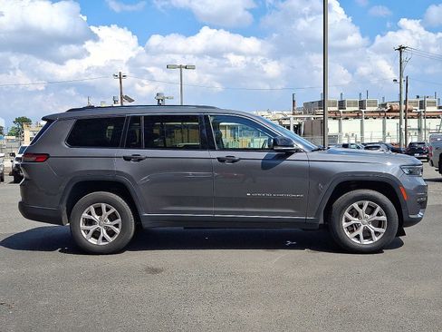 Used 2022 Jeep Grand Cherokee L Limited AWD/4WD image 7