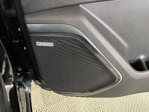 Used 2024 Chevrolet Traverse RS image 29