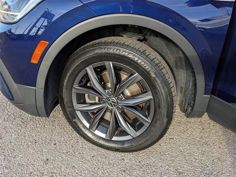 Certified 2022 Volkswagen Tiguan SE image 33
