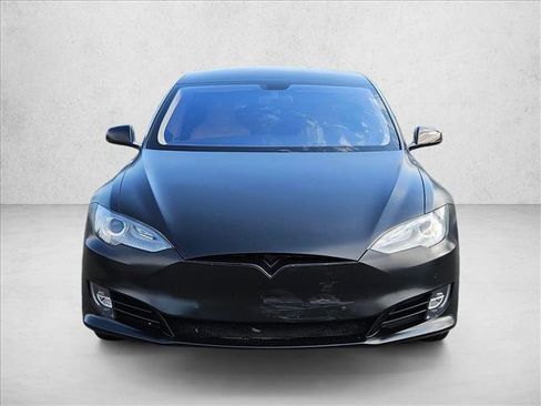 Used 2014 Tesla Model S 60 RWD image 2