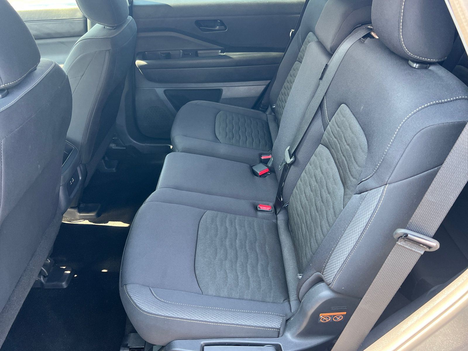 Used 2025 Nissan Pathfinder S FWD image 21