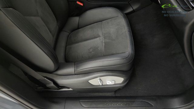 Used 2019 Porsche Macan AWD/4WD image 50
