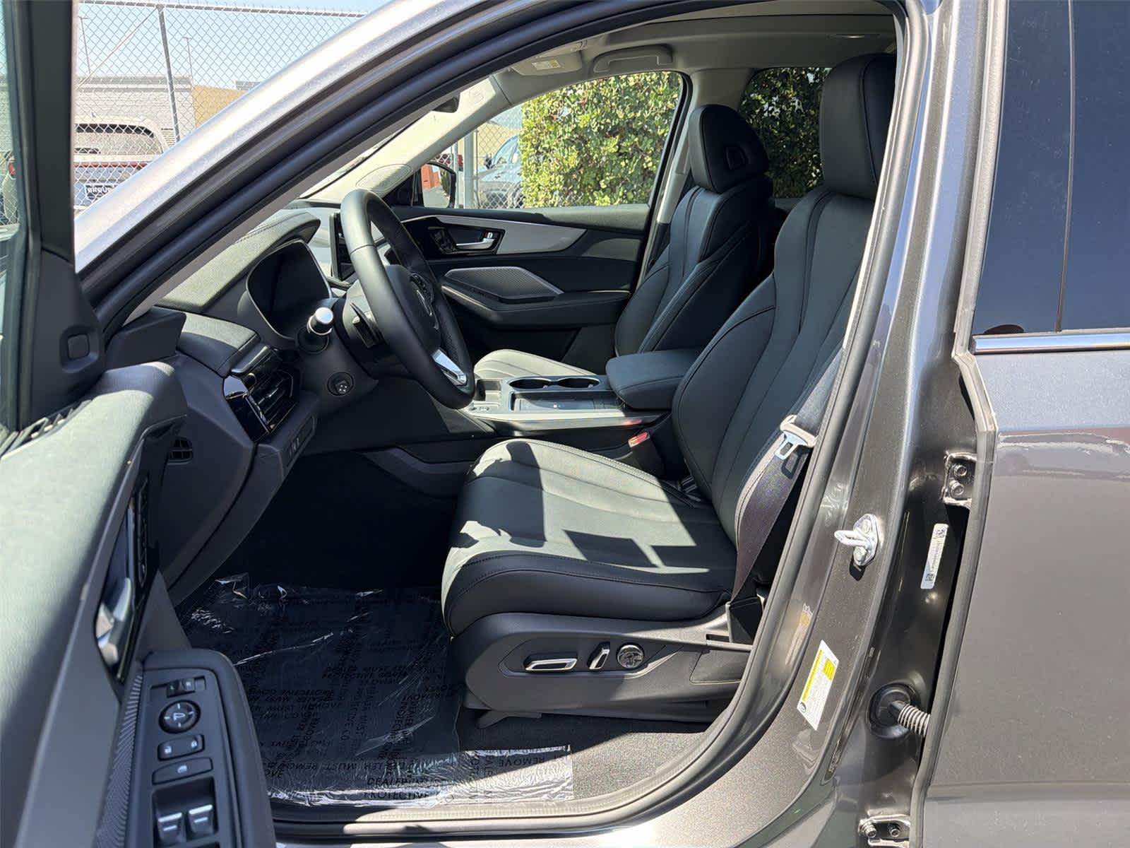Certified 2026 Acura MDX FWD image 12