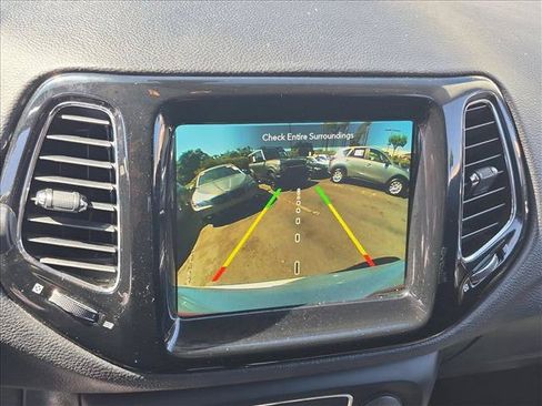 Used 2018 Jeep Compass Limited w/ Navigation Group FWD image 14