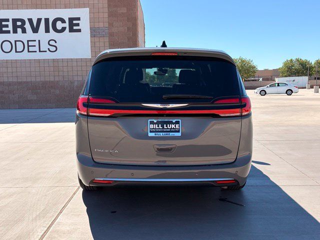 Certified 2025 Chrysler Pacifica Select FWD image 10