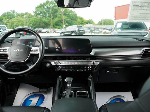 Used 2025 Kia Telluride S FWD image 9