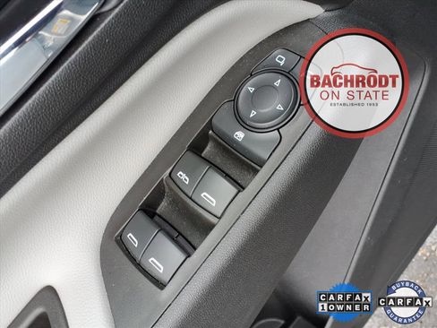 Used 2020 Chevrolet Equinox LS image 16