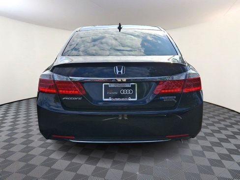 Used 2015 Honda Accord Touring image 5