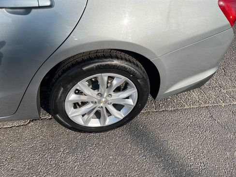 Used 2024 Chevrolet Malibu LT image 31