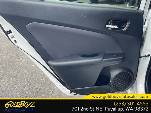 Used 2021 Toyota Prius FWD image 15